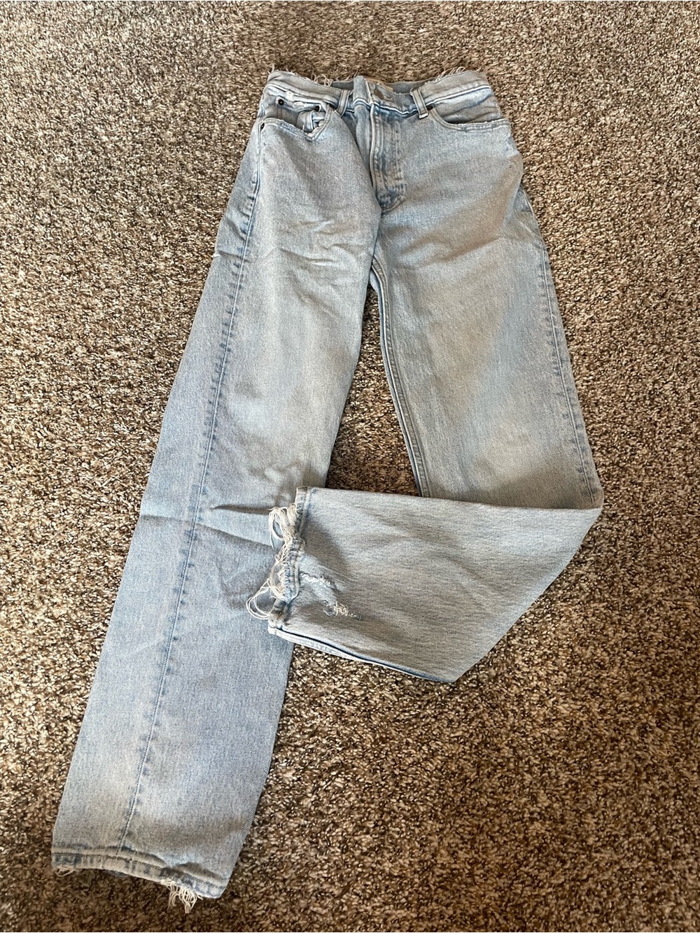 A&F 90s Straight Ultra High-Rise Straight Jeans